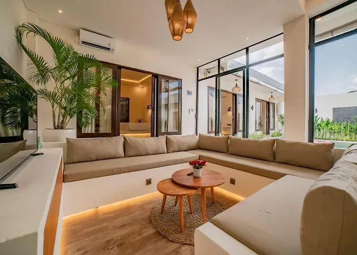 3br W- Pool & Sun Loungers * スミニャック
