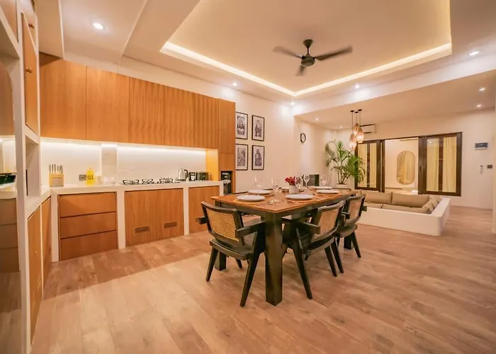 3br W- Pool & Sun Loungers