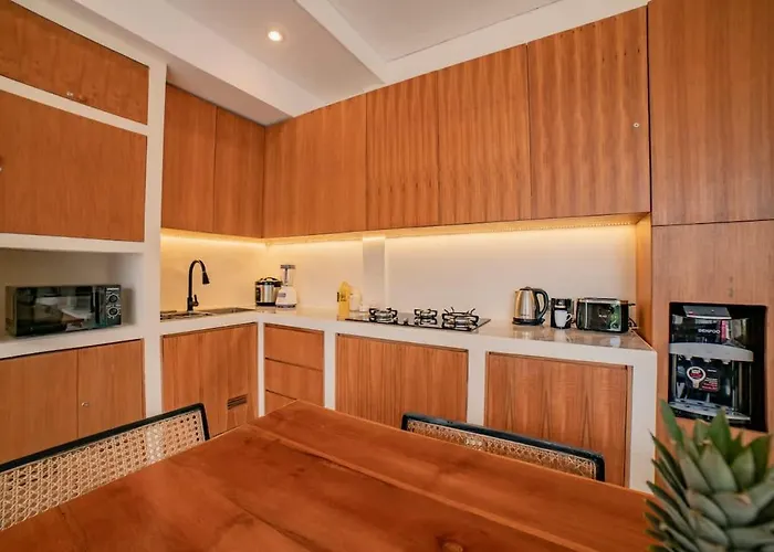 ヴィラ 3br W- Pool & Sun Loungers