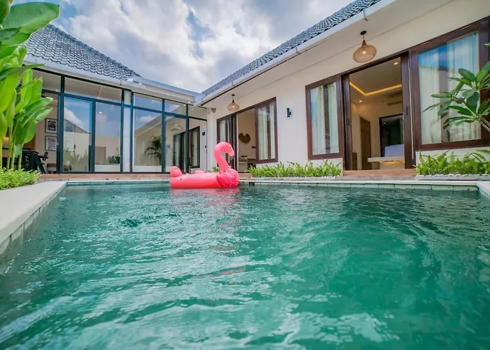 3br W- Pool & Sun Loungers * スミニャック