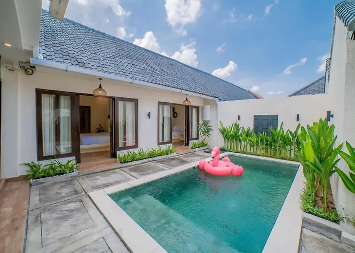 3br W- Pool & Sun Loungers *