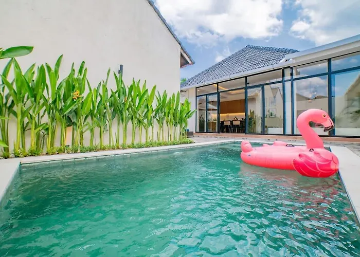 3br W- Pool & Sun Loungers スミニャック