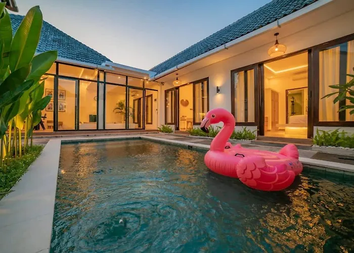ヴィラ 3br W- Pool & Sun Loungers スミニャック