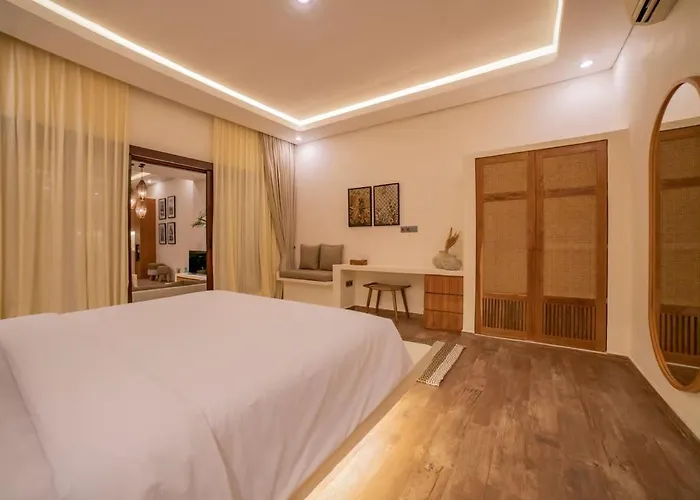 3br W- Pool & Sun Loungers *