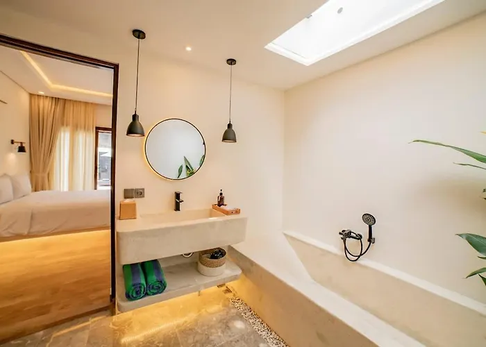 ヴィラ 3br W- Pool & Sun Loungers スミニャック