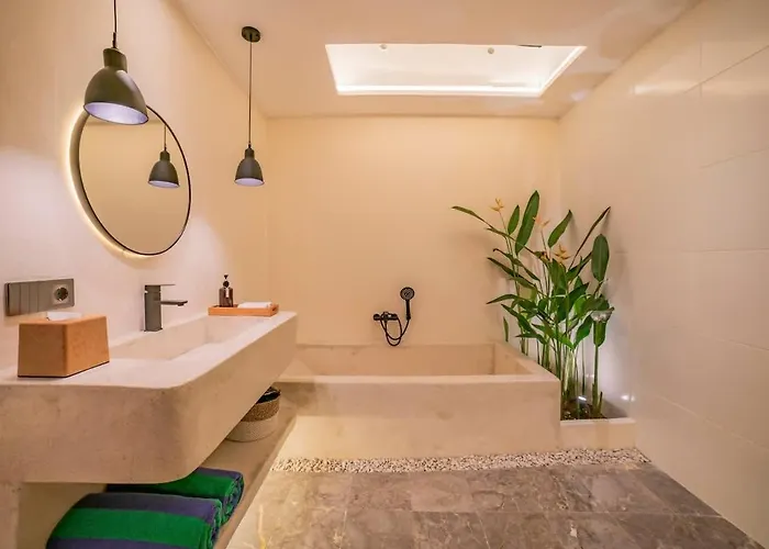 3br W- Pool & Sun Loungers ヴィラ *